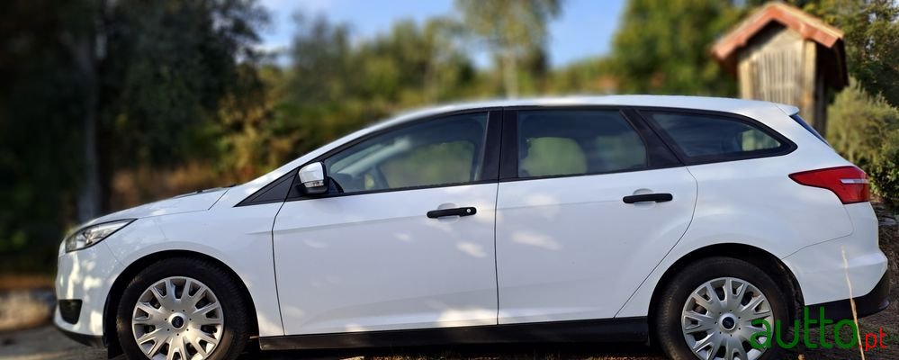 2015' Ford Focus Sw photo #5