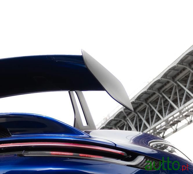 2023' Porsche 911 photo #6