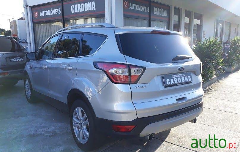 2017' Ford Kuga photo #3