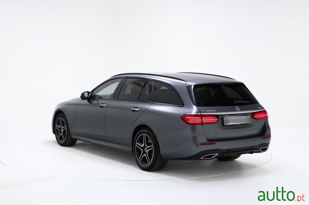 2020' Mercedes-Benz Classe E photo #3
