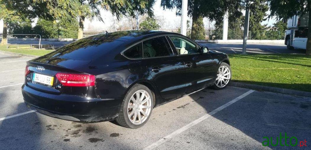 2011' Audi A5 Sportback photo #1