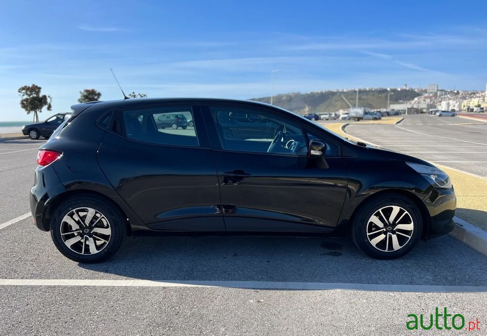 2014' Renault Clio photo #5