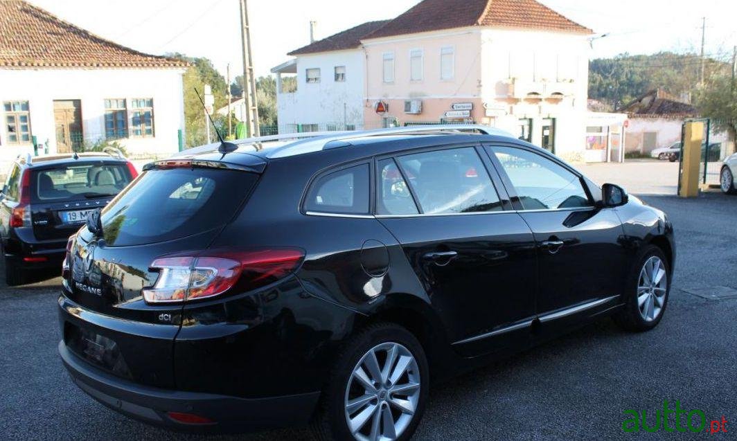 2013' Renault Megane Sport Tourer photo #2