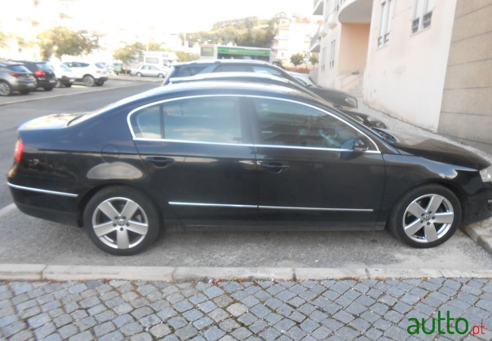 2008' Volkswagen Passat Sport photo #6