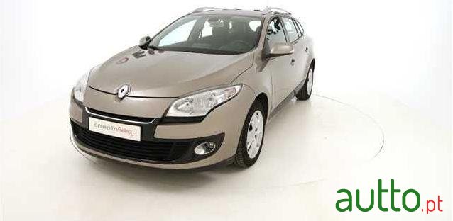 2012' Renault Megane Sport Tourer photo #1