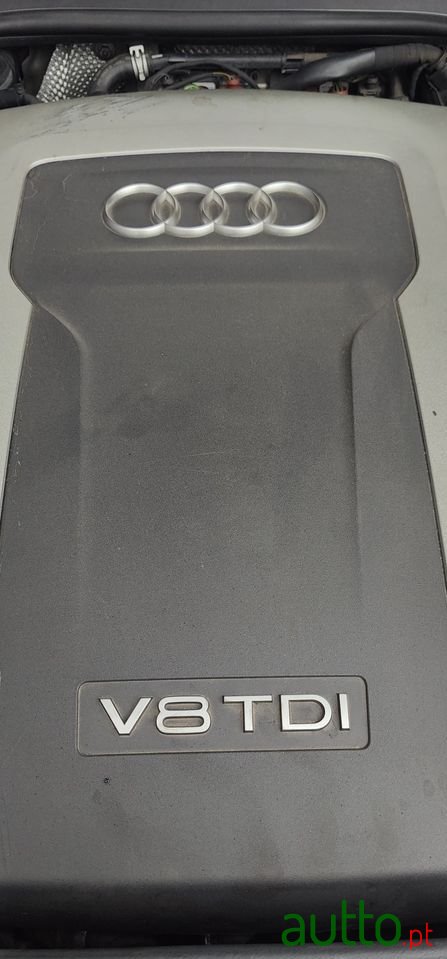 2012' Audi A8 photo #6