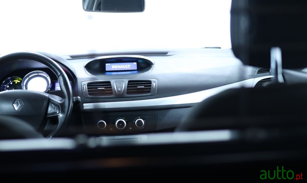 2014' Renault Megane photo #4