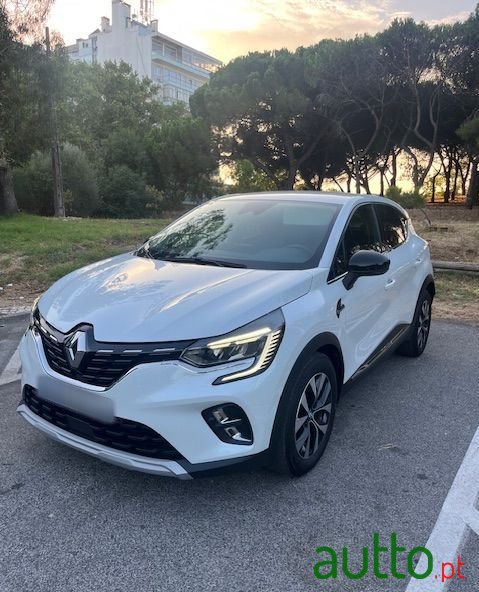 2020' Renault Captur photo #1