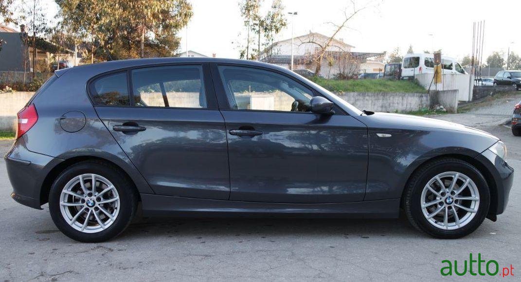 2008' BMW 118 D photo #1