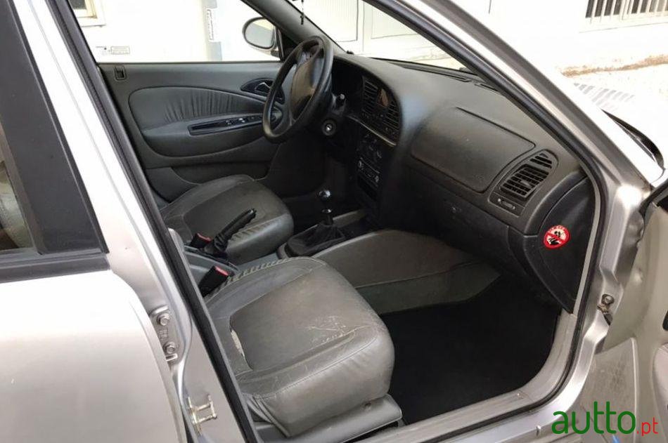 2000' Daewoo Nubira Sw photo #4