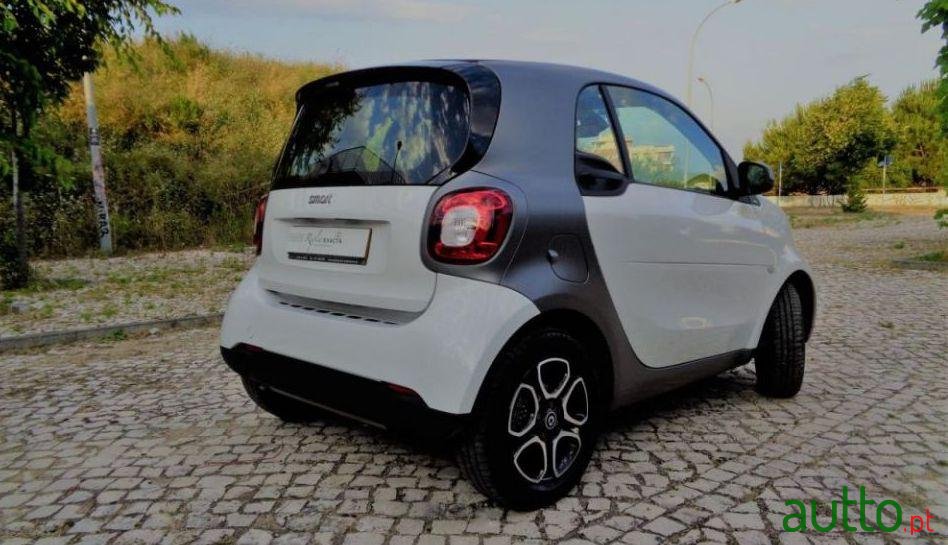 2017' Smart Fortwo 1.0 Passion 90 photo #2