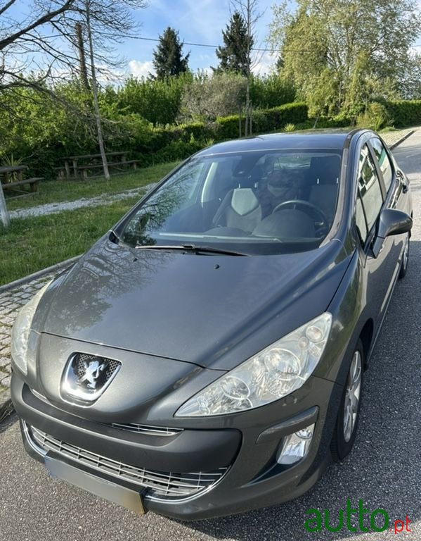 2011' Peugeot 308 photo #3