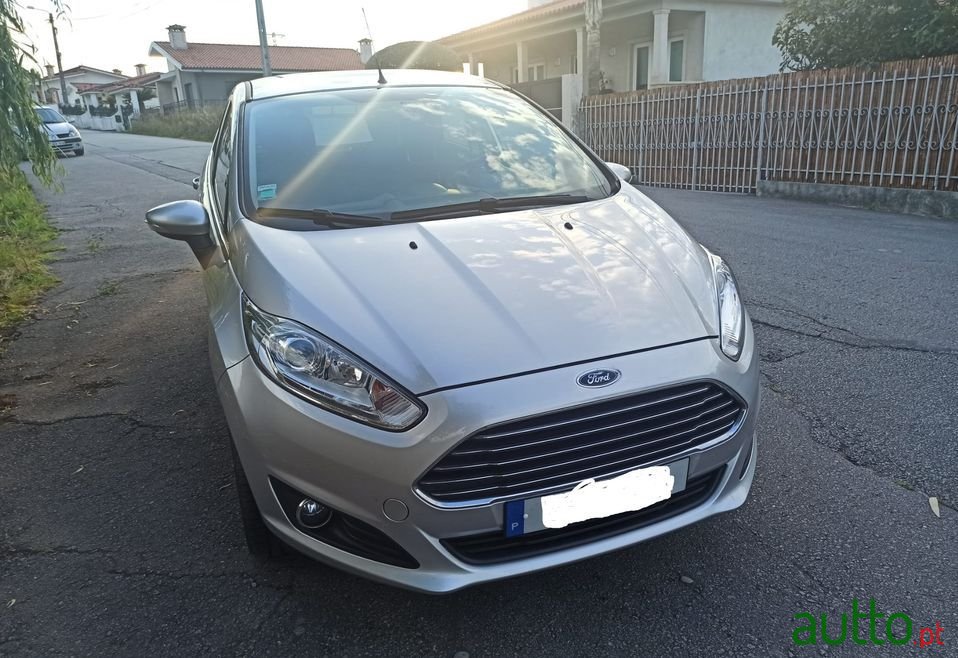 2015' Ford Fiesta photo #1