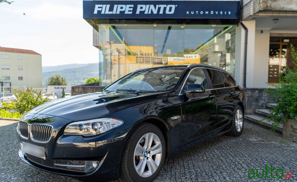 2011' BMW 520 D photo #1