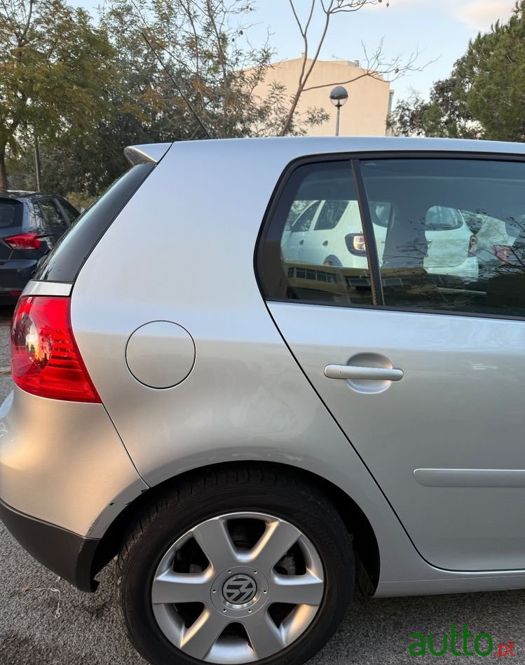 2008' Volkswagen Golf photo #4