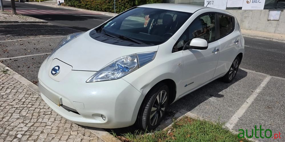 2015' Nissan Leaf Tekna photo #5