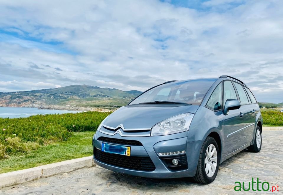 2012' Citroen C4 Grand Picasso photo #1