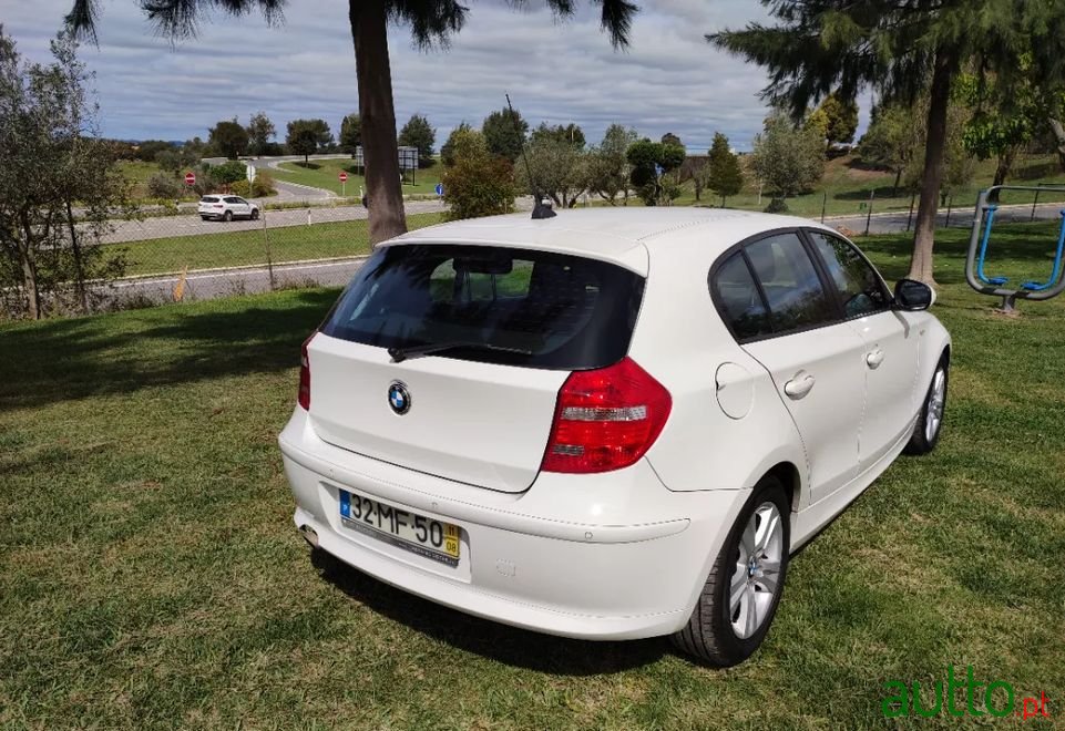 2011' BMW 116 photo #5