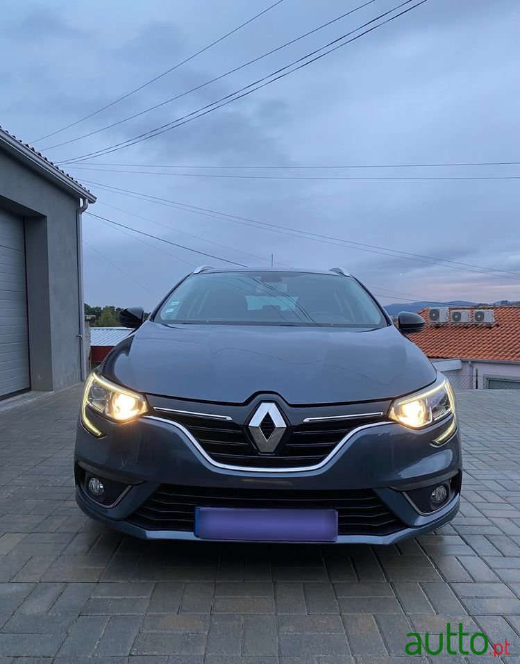 2018' Renault Megane Sport Tourer photo #3