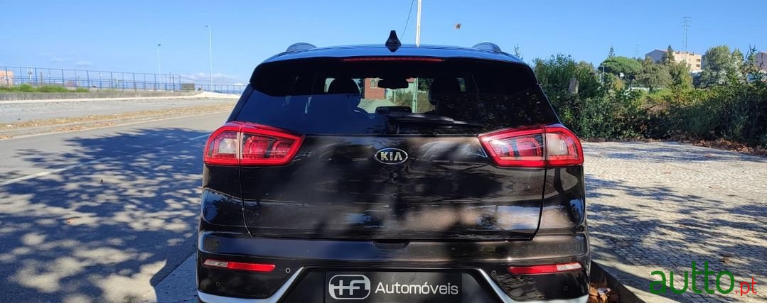 2018' Kia Niro photo #3