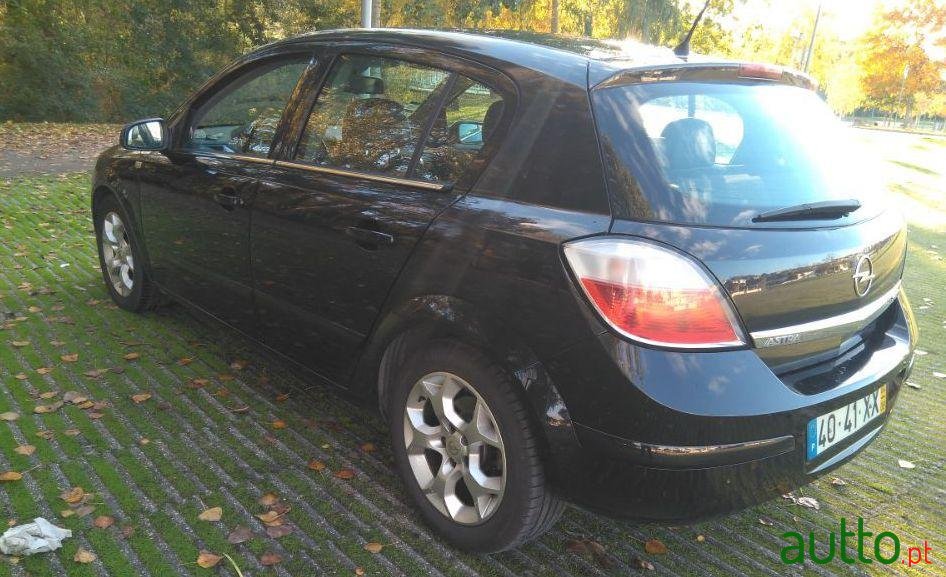 2004' Opel Astra H 1.7 Cdti photo #3