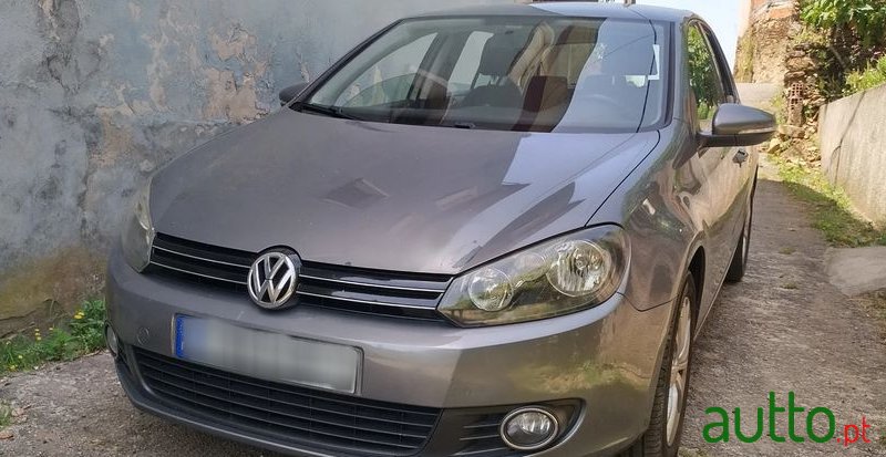 2011' Volkswagen Golf 1.6 Tdi Edition photo #1