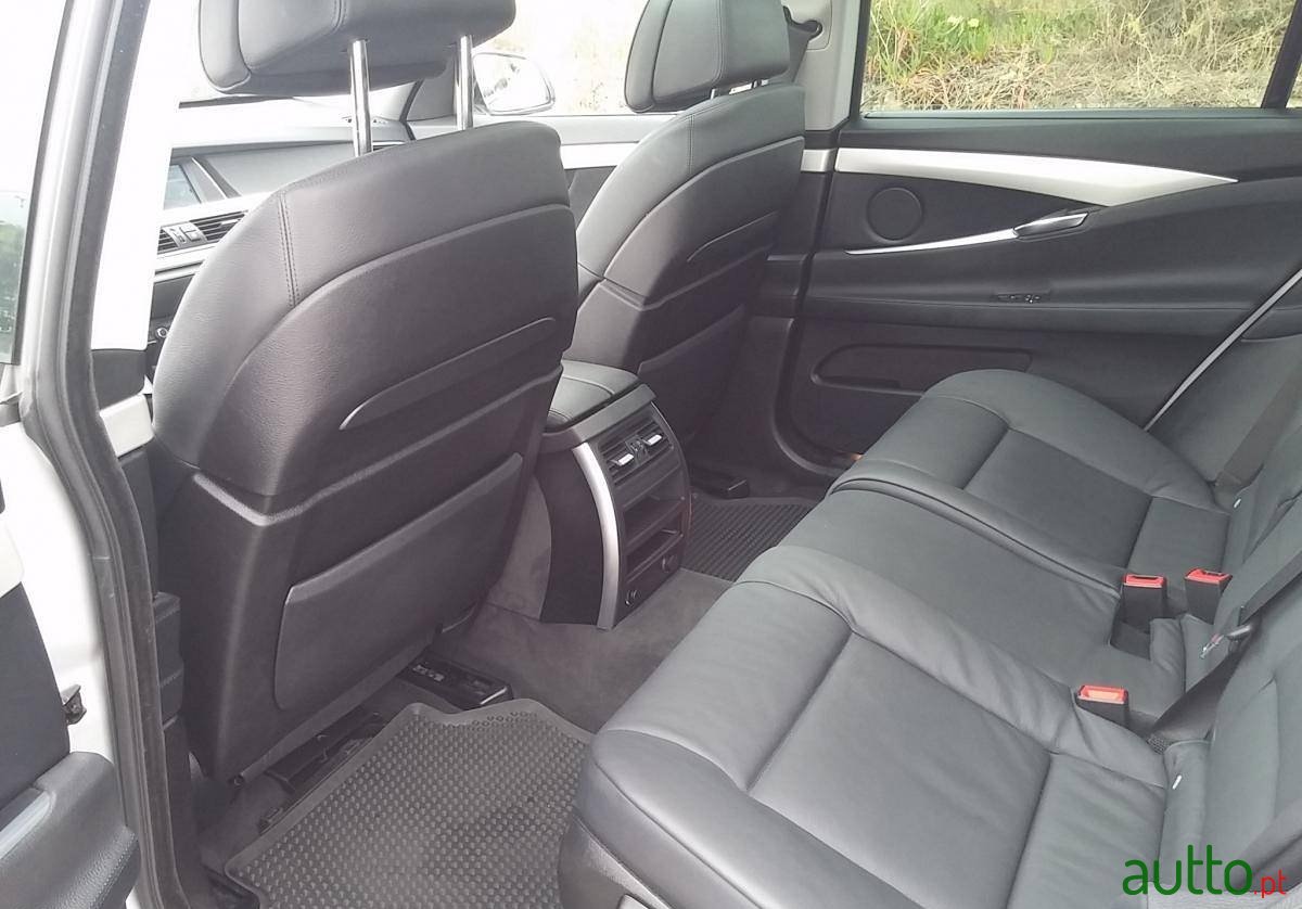 2010' BMW 530 Gran Turismo photo #5