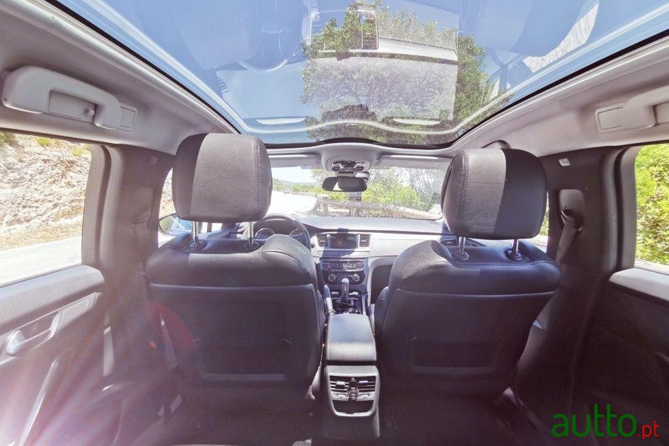 2011' Peugeot 508 Sw photo #4