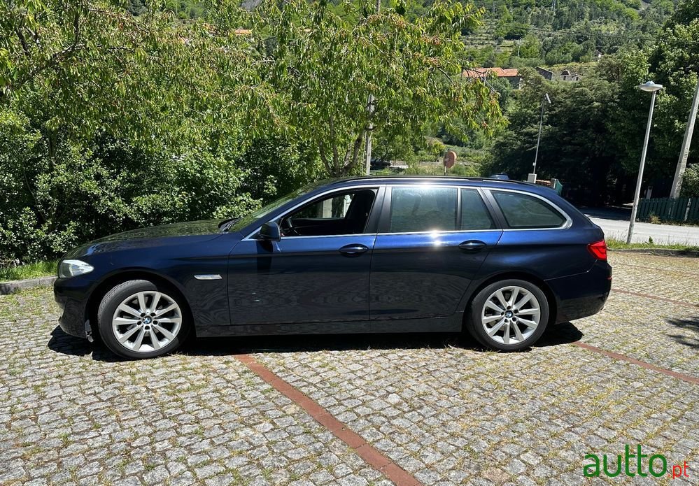 2011' BMW 520 D Touring Aut. photo #5