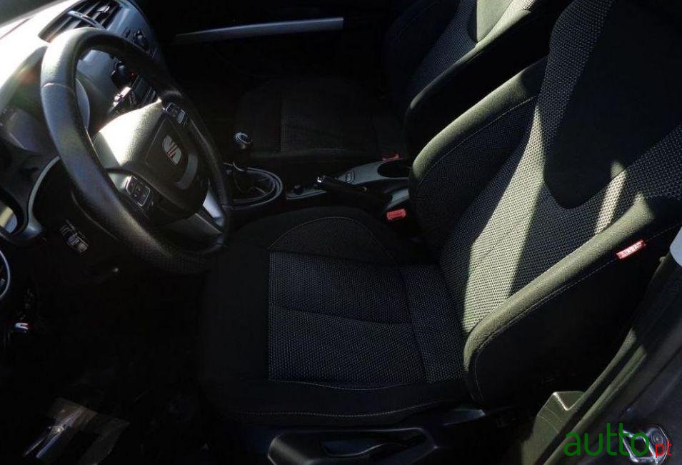 2010' SEAT Leon 1.6 Tdi Sport photo #1