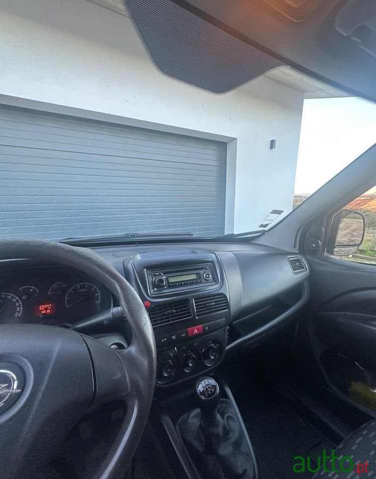 2014' Opel Combo photo #1