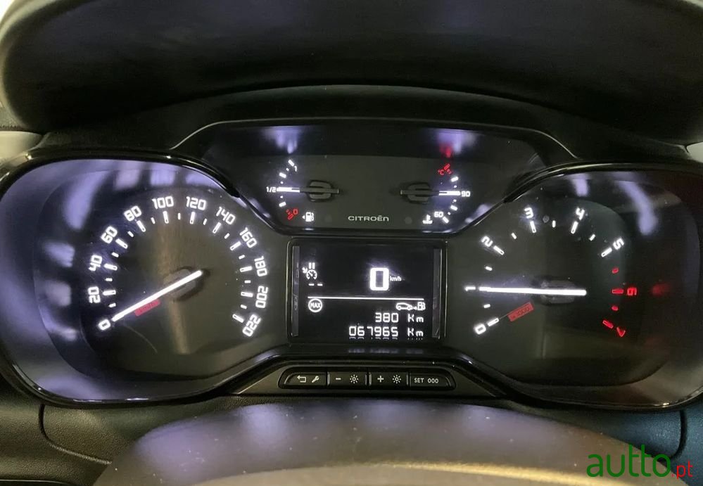 2017' Citroen C3 1.2 Puretech Live photo #5