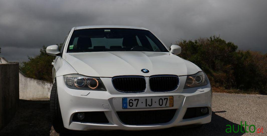 2009' BMW 320 Pack M photo #1