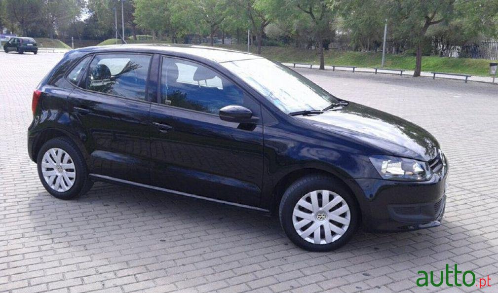 2013' Volkswagen Polo 1.2 Confortline photo #3