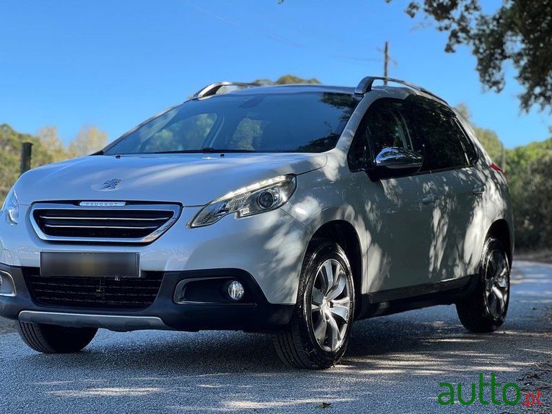 2013' Peugeot 2008 photo #3