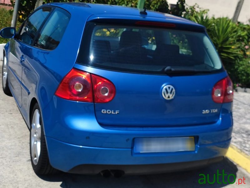 2005' Volkswagen Golf photo #3