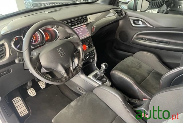 2011' Citroen DS3 photo #6