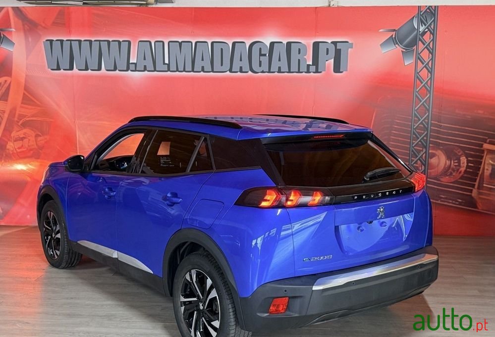 2021' Peugeot e-2008 photo #3