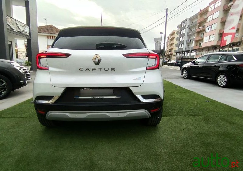 2021' Renault Captur photo #6