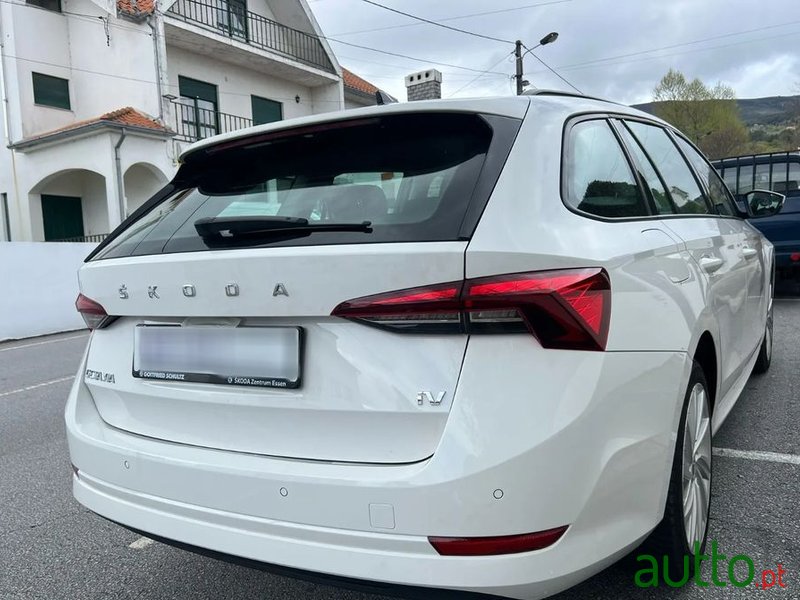 2021' Skoda Octavia Break photo #3