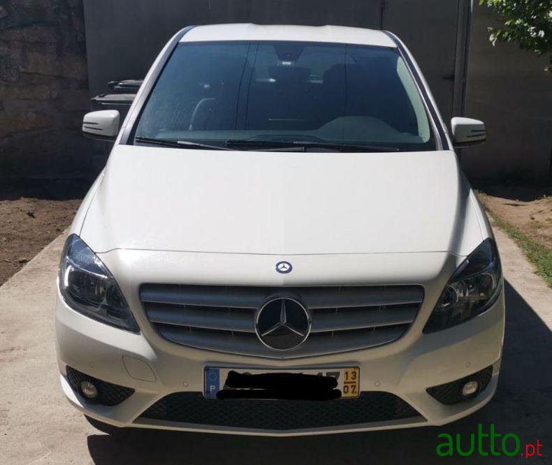 2013' Mercedes-Benz B-180 Blueefficiency photo #3