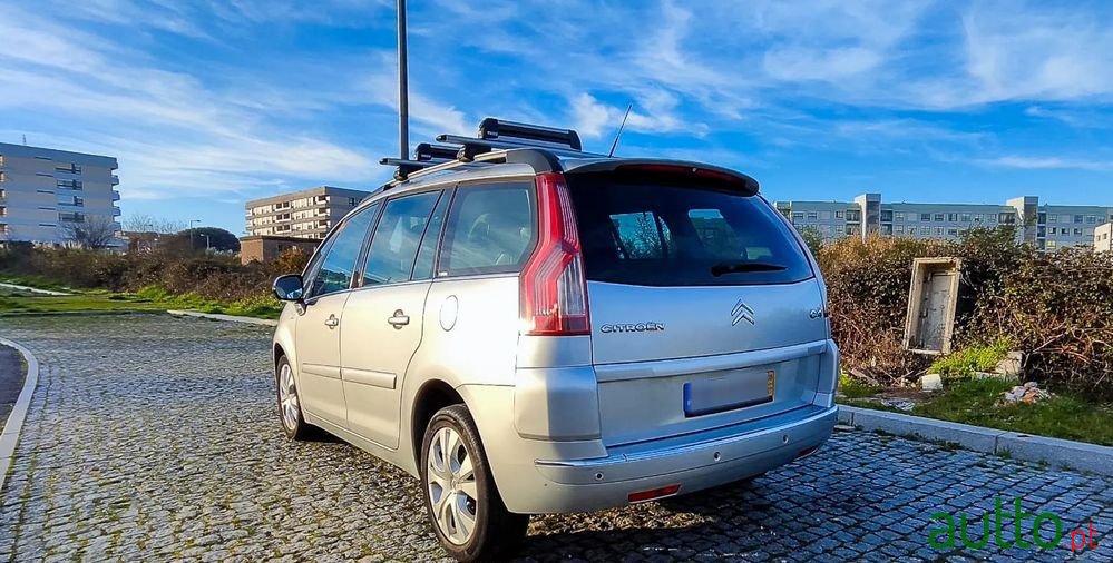 2008' Citroen C4 Grand Picasso photo #4