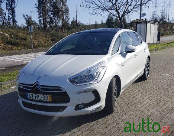 2012' DS Automobiles Ds5 Sochic Hybrid4 photo #5