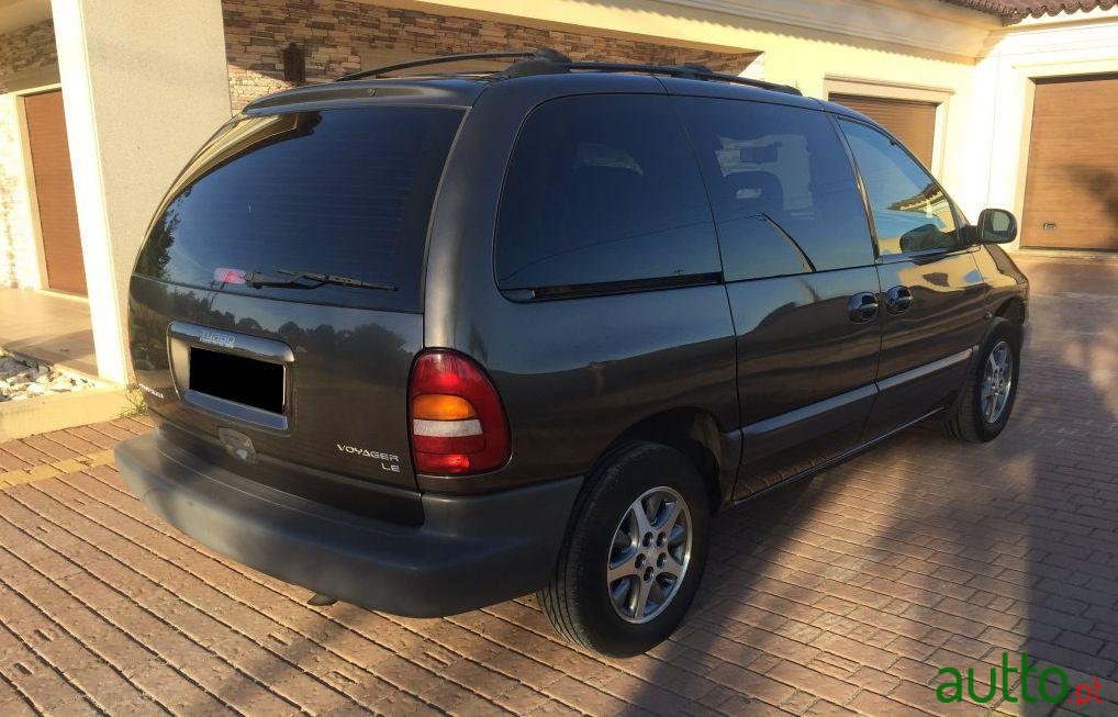 2000' Chrysler Voyager 2.5 Td Le photo #2