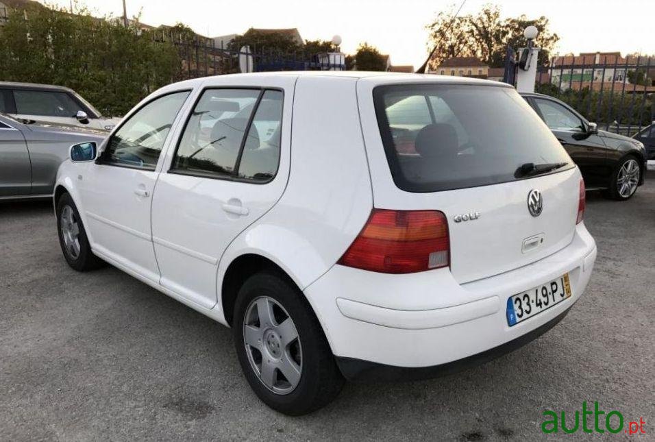 2000' Volkswagen Golf photo #2