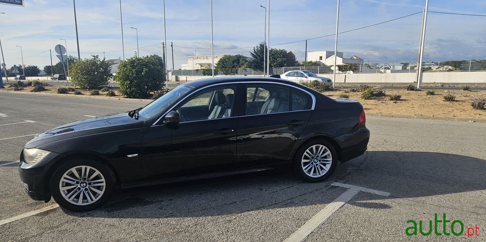 2010' BMW Série 3 D Auto photo #6