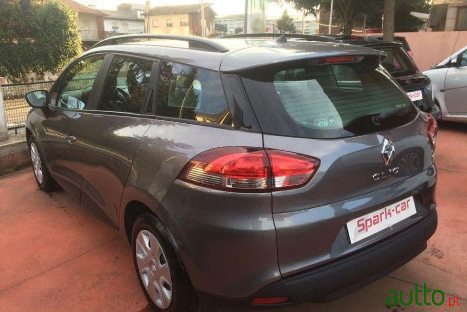 2013' Renault Clio Sport Tourer photo #1