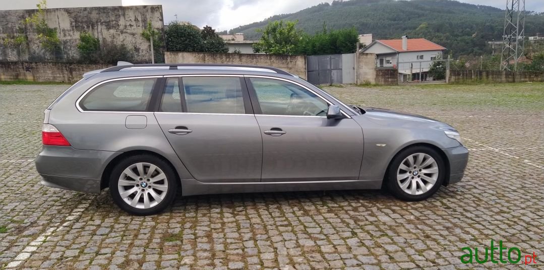 2010' BMW 520 Sport photo #4