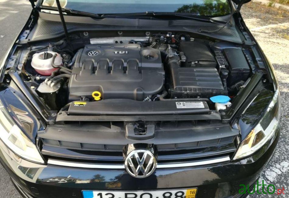 2016' Volkswagen Golf Variant photo #2