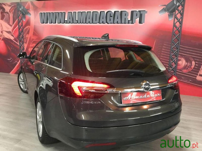 2016' Opel Insignia Sports Tourer photo #2